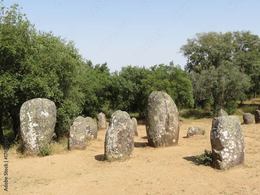 Portugal - Monolithes du Cromlech des Almendres - Portugal - Monolithes du Cromlech des Almendres -