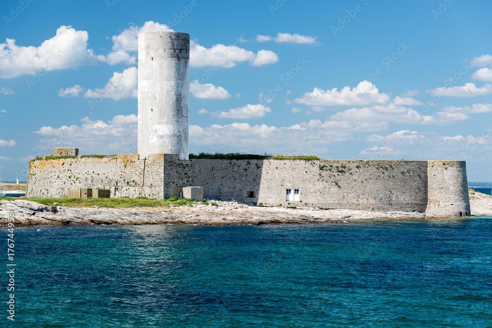 fort cigogne Glénans island France