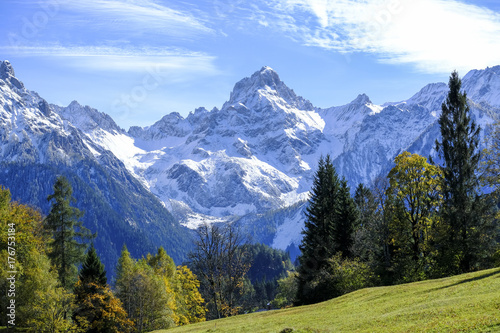 Fototapeta Naklejka Na Ścianę i Meble -  Famous Mountain Zimba in automn, Vorarlberg, Austria, Europe