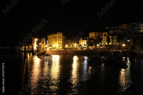 Veduta di Varenna di notte  Lago di Como  Italia