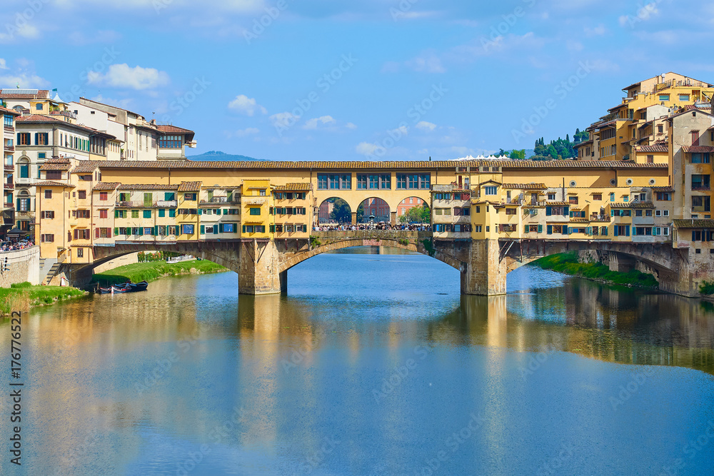 Vista del Ponte Vecchio de la Ciudad de Florencia, Toscana, Italia
