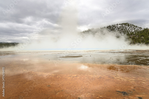 Panoramic picture of the Grand Prismatic Spring on Yellowstone National Park