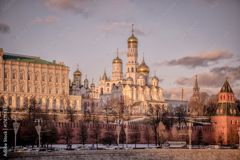 Fototapeta premium Church next to Kremlin