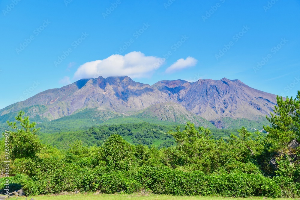 Fototapeta premium Widok na Sakurajima Volcano From Arimura Lava Observatory