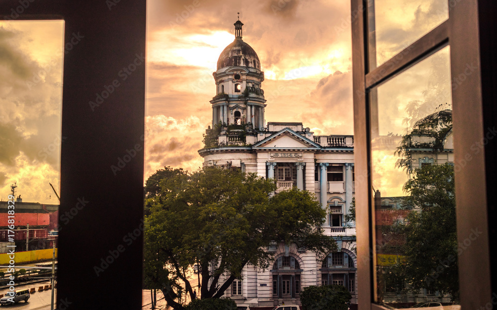 Obraz premium Old buildings at downtown in Yangon 