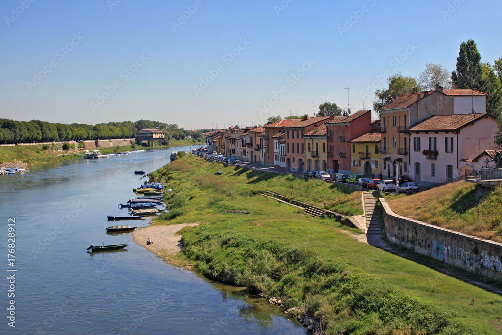 Pavia, quartiere Borgo Ticino