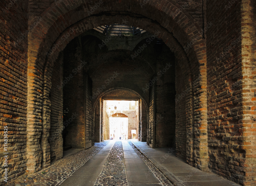 Naklejka premium Montagnana, Italy - August 6, 2017: columns and arches of pedestrian areas on the streets of the city.