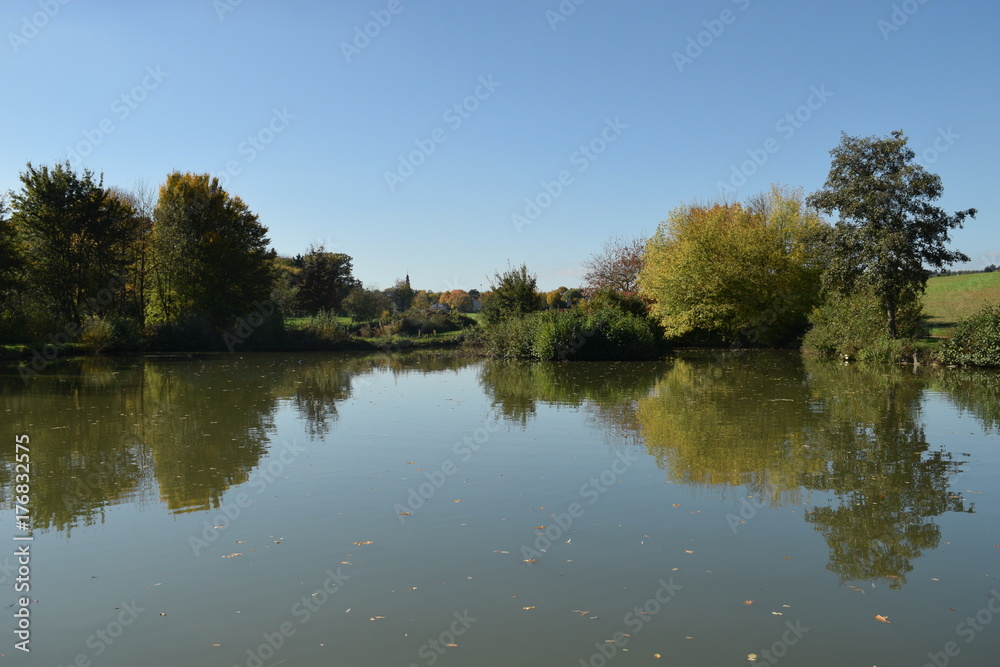 Fischteich im Herbst