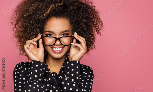 Cuadro en lienzo Beauty portrait of black woman face with natural clean skin