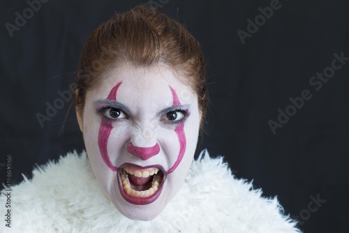 Pennywise clown makeup