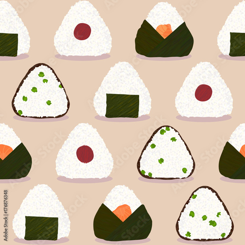 Onigiri pattern. Japanese sticky rice balls. Seamless pattern. Stuffed with green peas. With Pickled plum. Wrapped in nori seaweed. Filled with salmon. Asian snack. Lunch texture. Illustration.