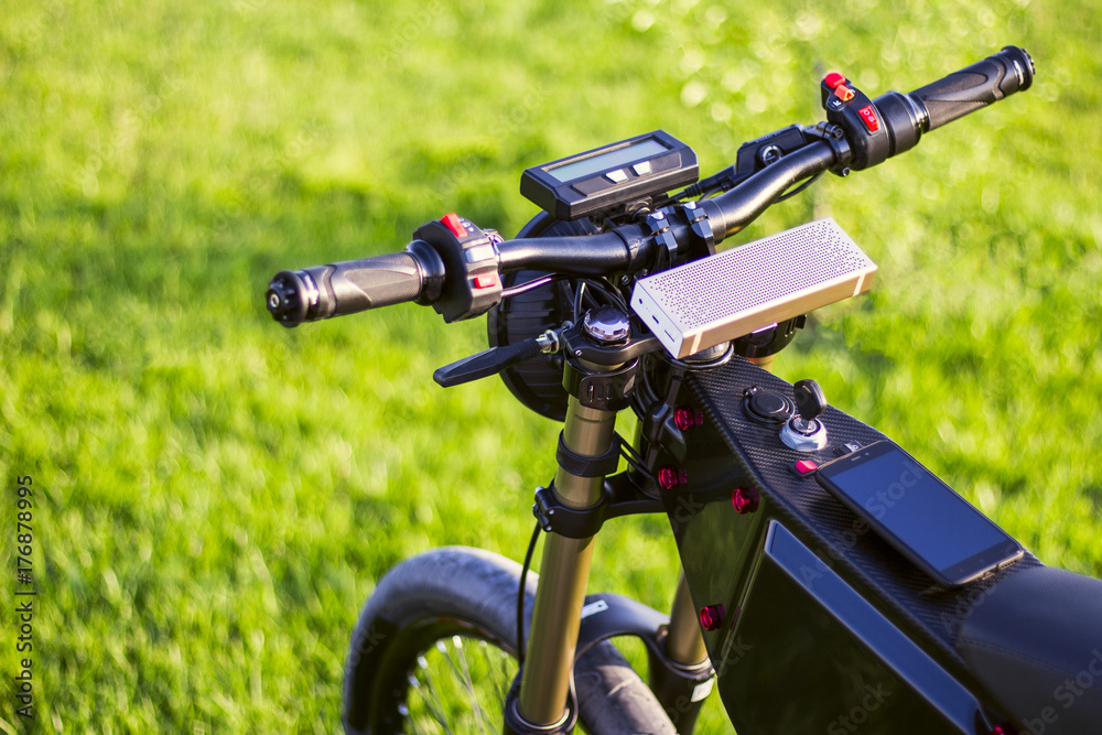 Steering wheel electric bike with monitor and suspension fork Steering wheel electric bike with monitor and suspension fork
