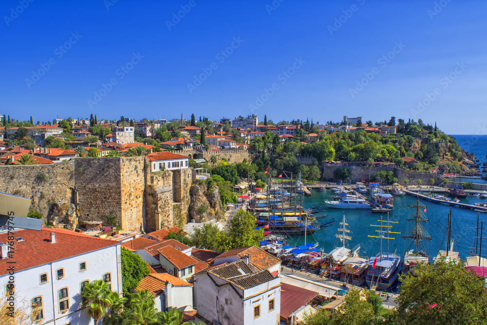 Obraz premium Port w starym mieście Kaleici - Antalya, Turcja