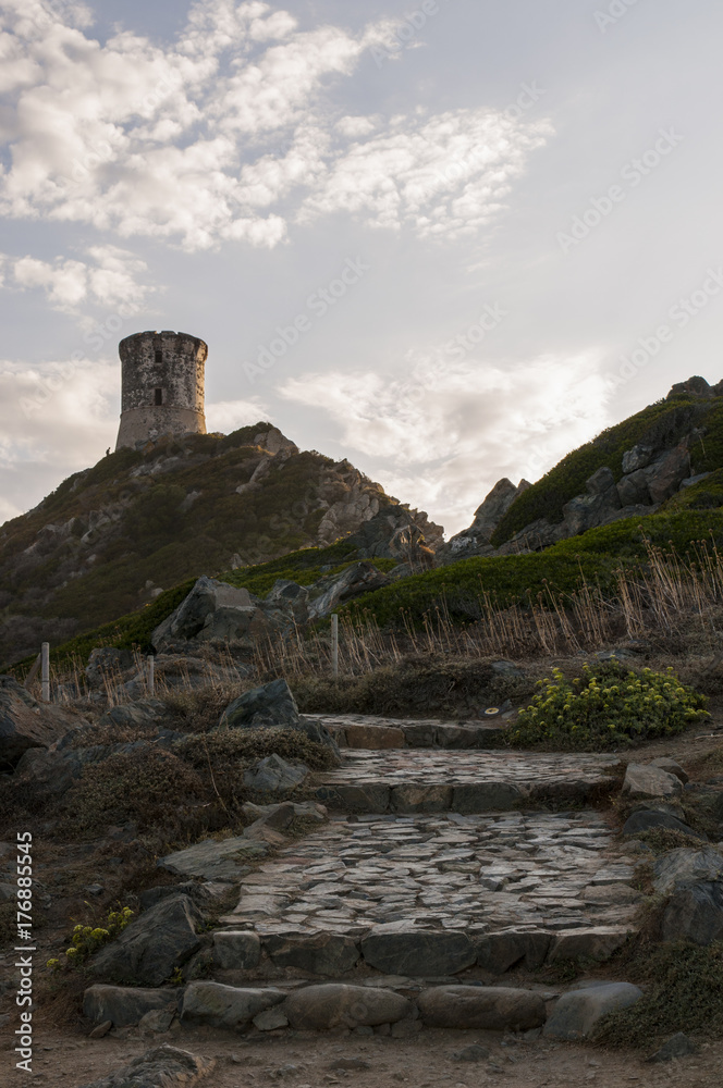 Foto de Corsica, 01/09/2017 tramonto sulla Torre della Parata, la