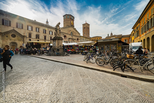 Fototapeta Naklejka Na Ścianę i Meble -  weekly street market in Italy