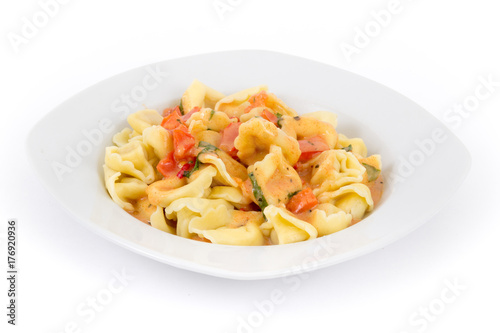tortellinis pasta in tomato sauce