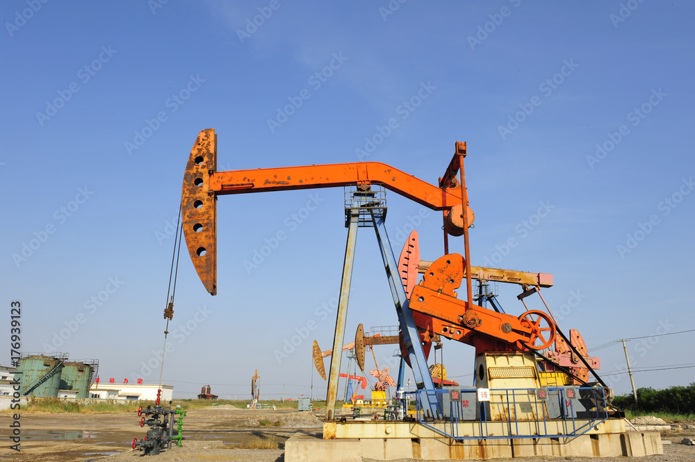The oil pump The oil pump