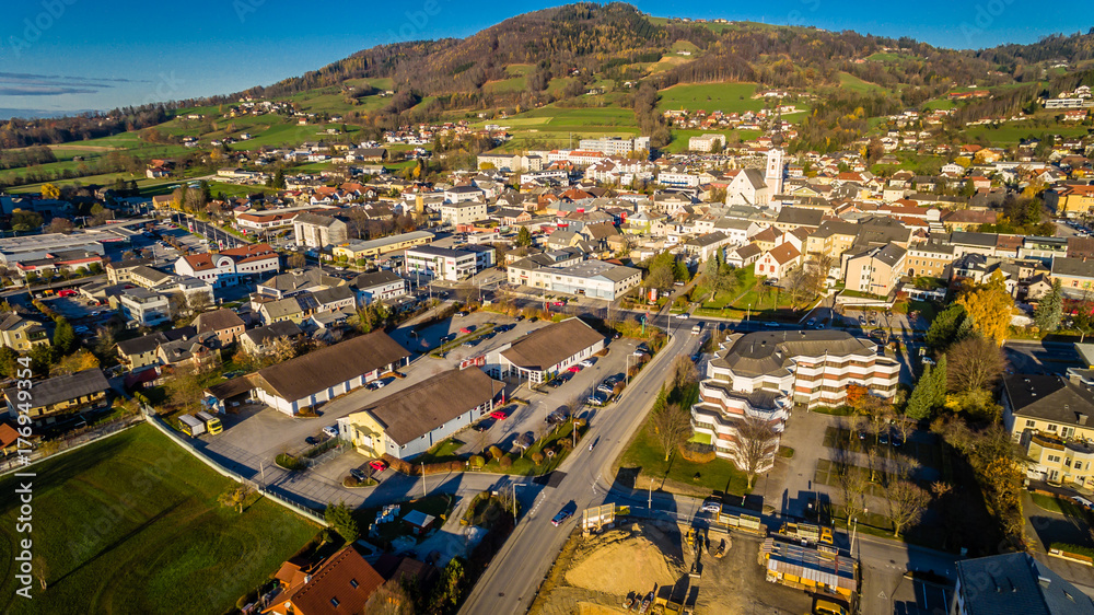 Fototapeta premium Kirchdorf, Krems, Öberösterreich, Luftaufnahme