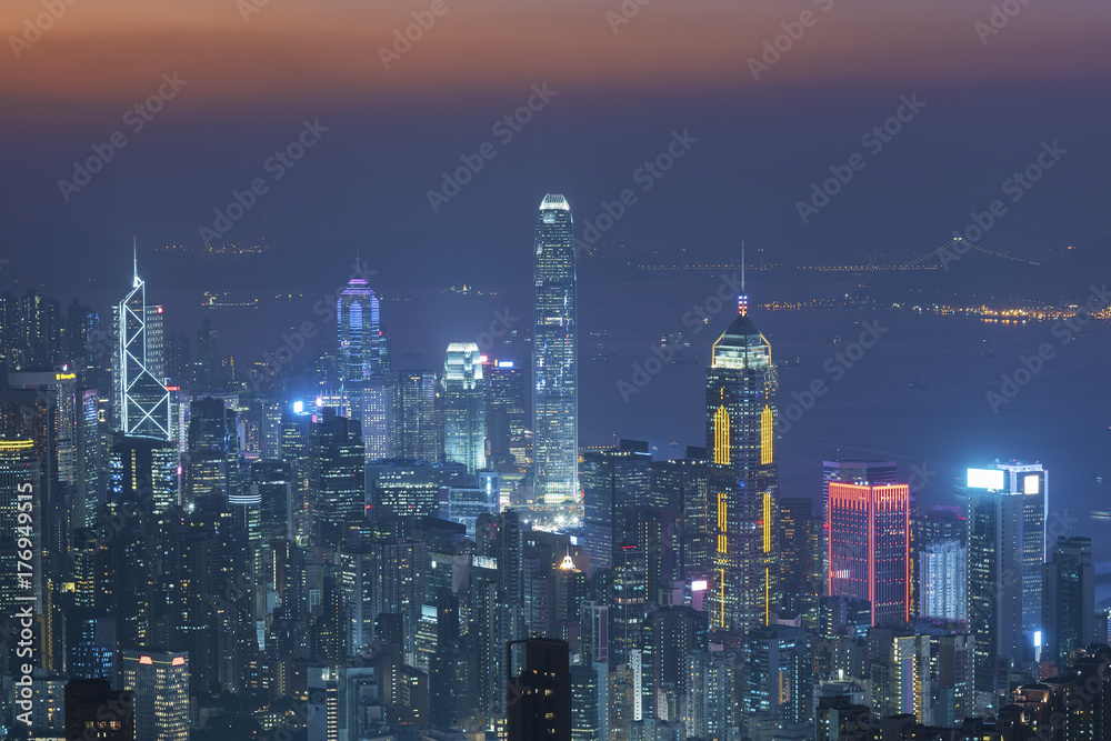 Fototapeta premium Skyline of Hong Kong city at dusk