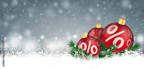 Im Schnee liegende Weihnachtskugeln mit Prozentzeichen Headliner 