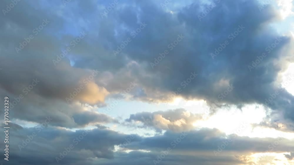 流れる雲のタイムラプス 青空 流れる雲のタイムラプス 青空