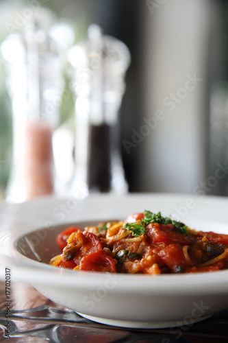 Fototapeta Naklejka Na Ścianę i Meble -  Spaghetti witn tomato and olive , Italian food