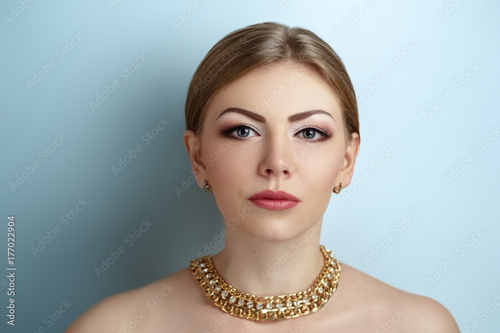 Rich Woman face Rich Woman face
