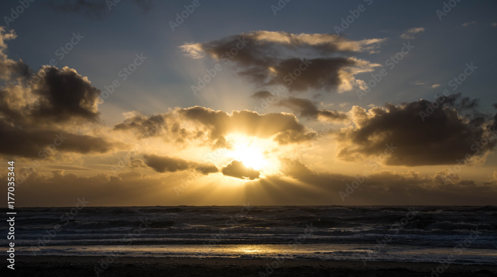 Obraz premium Sunset at the Western coast of Denmark