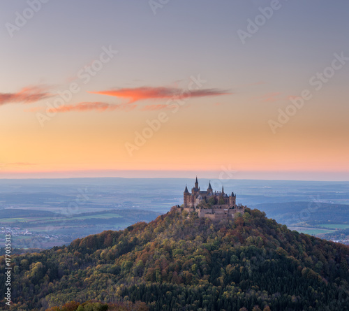 Burg Hohenzollern bei Sonnenuntergang