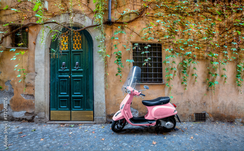 Fototapeta Naklejka Na Ścianę i Meble -  Scooter in Rome