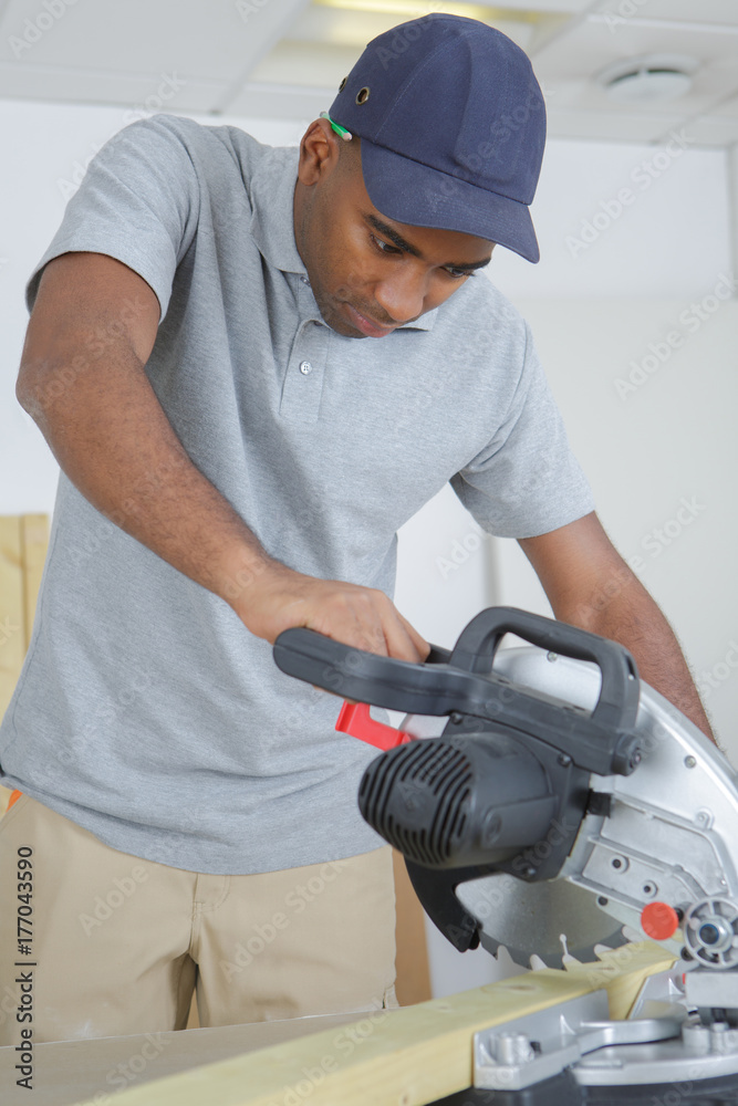 Man using circular saw