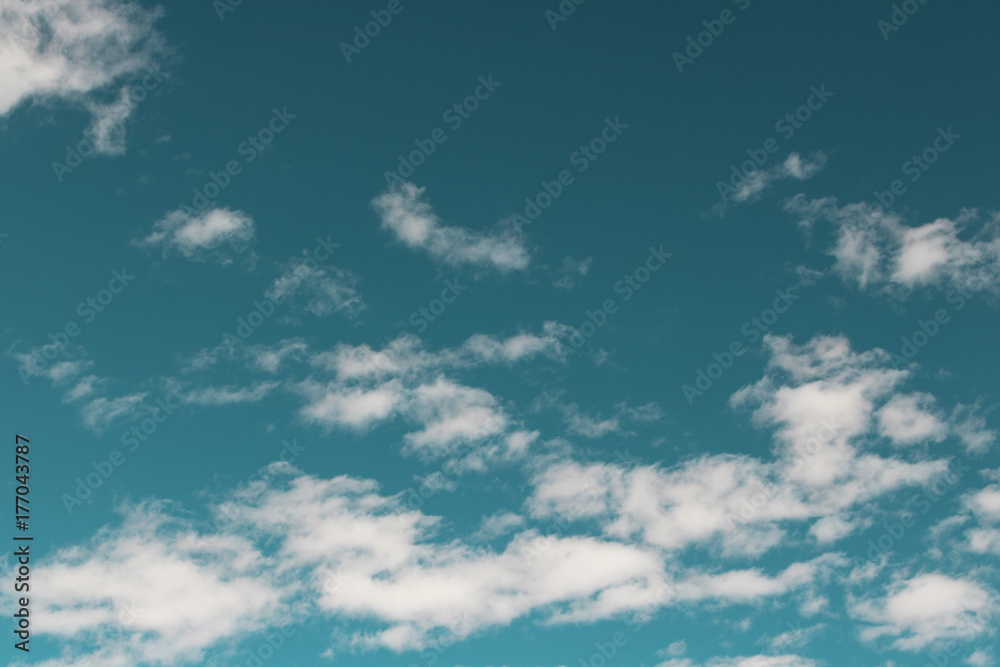 Fototapeta premium Sky - Beautiful cloud autumn sky in America