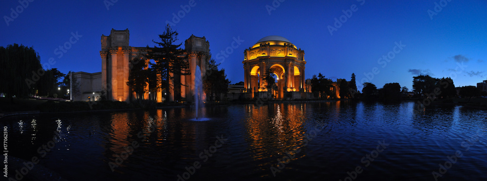 The magnificent Palace of Fine Art of San Francisco set by night