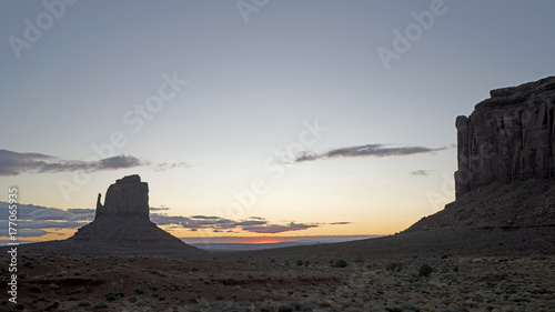 Wildcat Trail in Monument Valley, an early morning hike