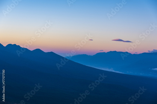 八ヶ岳と中央アルプスの夜明け