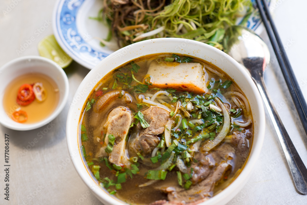 Vietnamese traditional food: Hue noodle