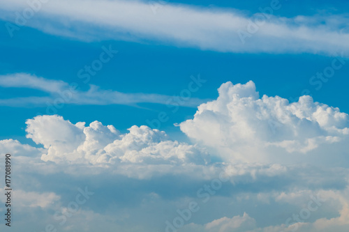  cloud in blue sky