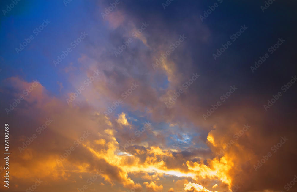 sunset, clouds, sky, background, sun, dark, orange, beautiful, nature, bright, fire, cloudscape, red, yellow, sunlight, gold, beauty, abstract, light, colorful, landscape, evening, blue, dramatic, vie