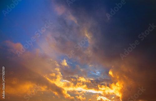 sunset, clouds, sky, background, sun, dark, orange, beautiful, nature, bright, fire, cloudscape, red, yellow, sunlight, gold, beauty, abstract, light, colorful, landscape, evening, blue, dramatic, vie