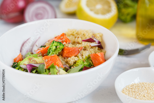 Salad with broccoli, fish and quinoa