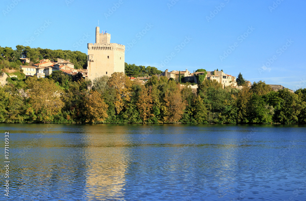 La tour Philippe-le-Bel sur le Rhône