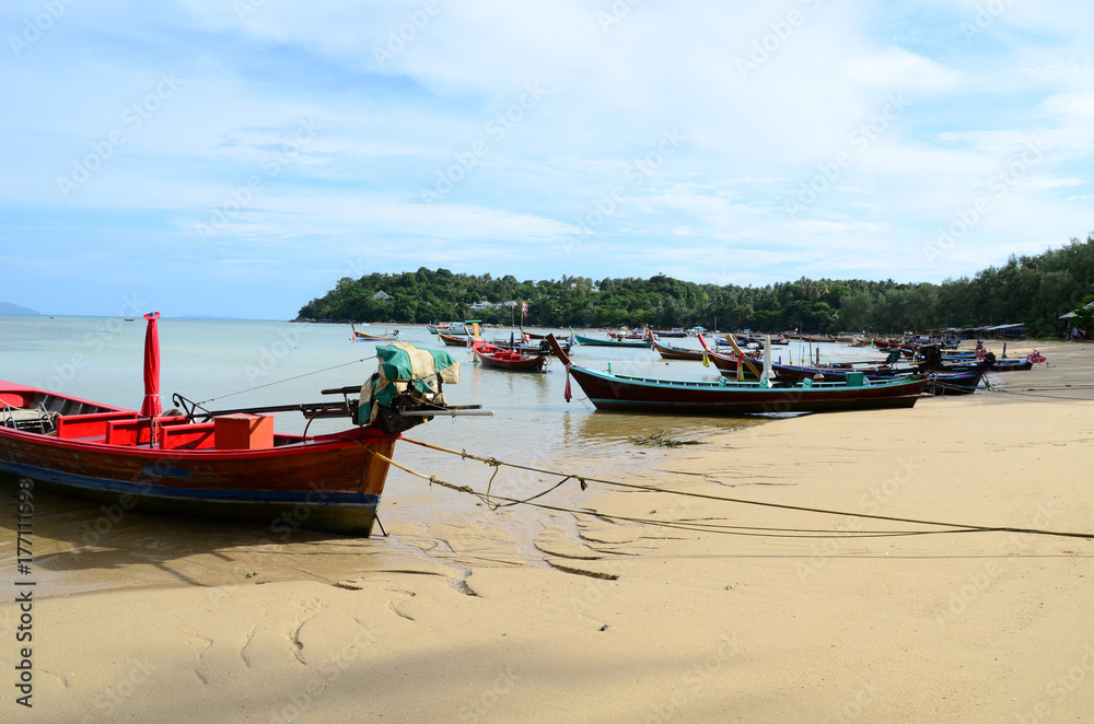 Longtail Boat an thailändischer Insel Longtail Boat an thailändischer Insel