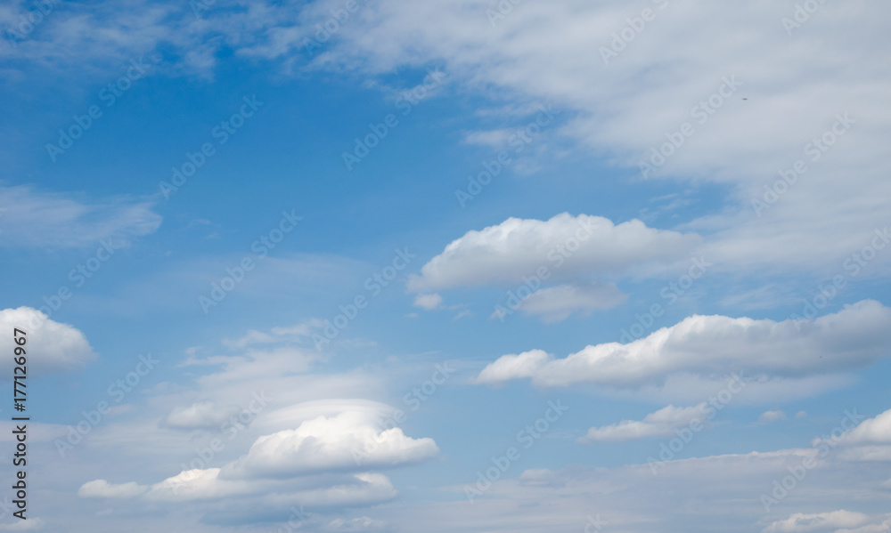 blue sky in white clouds blue sky in white clouds