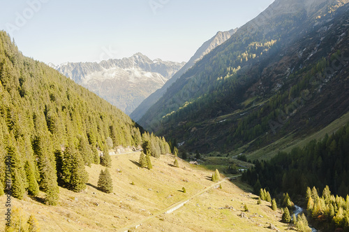 Susten, Wassen, Dorf, Sustenpass, Passstrasse, Bergstrasse, Uri, Alpen, Wanderweg, Schweizer Berge, Alpenpass, Herbst, Schweiz photo