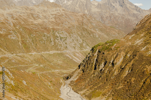 Wassen, Sustenpass, Passstrasse, Bergstrasse, Susten, Dorf, Alpen, Schweizer Berge, Alpental, Wanderweg, Herbst, Haslital, Schweiz photo