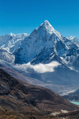 Keuken achterwand Bergen Besneeuwde Himalaya toppen blauwe lucht  © gorov
