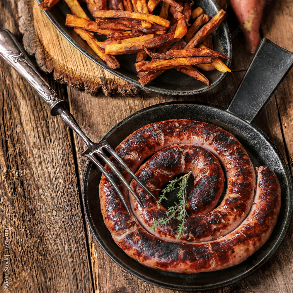 saucisse de toulouse et patates douces frits