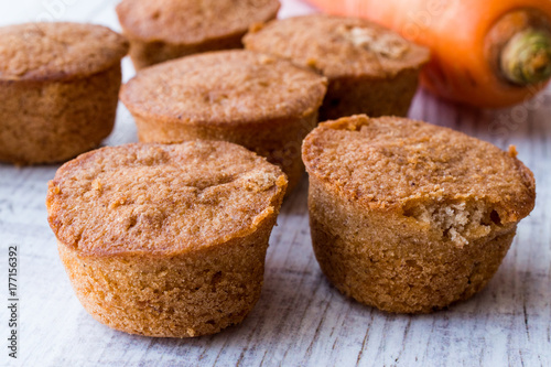 Mini Cakes with Carrot and Cinnamon.