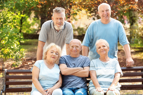 Group of elderly people res...