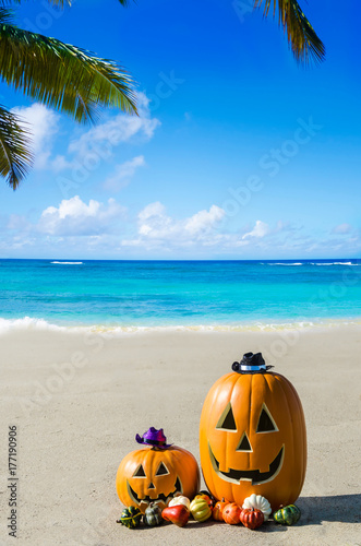 Ocean Halloween background © ellensmile
